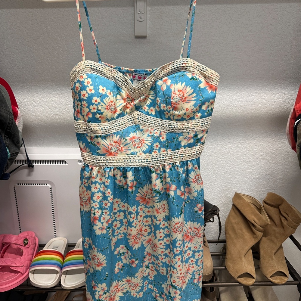 Random dresses - Picture 16 of 16